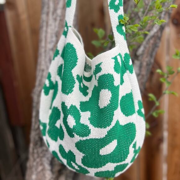 Green Floral Knit Shoulder Bag - Picture 1 of 3